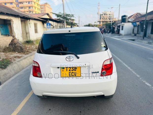 Toyota IST 2006 Silver