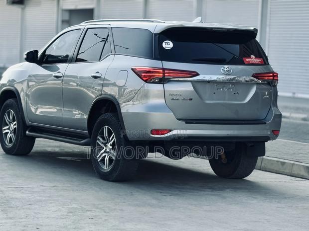 Toyota Fortuner 2.8 D AWD 2019 Silver