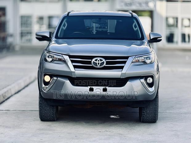 Toyota Fortuner 2.8 D AWD 2019 Silver