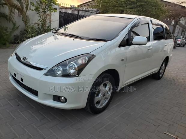 Toyota Wish 2012 White