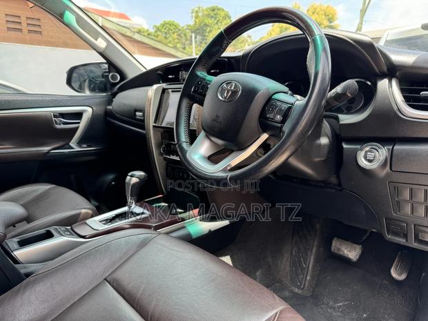 Toyota Fortuner 2019 Silver