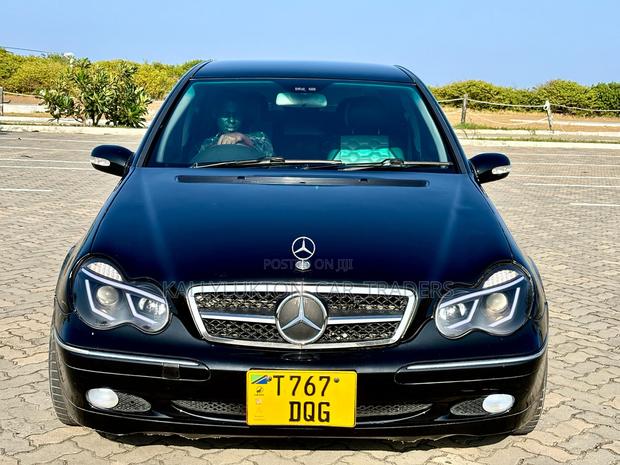 Mercedes-Benz C-Class 2009 Black