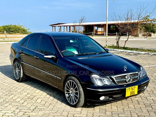 Mercedes-Benz C-Class 2009 Black