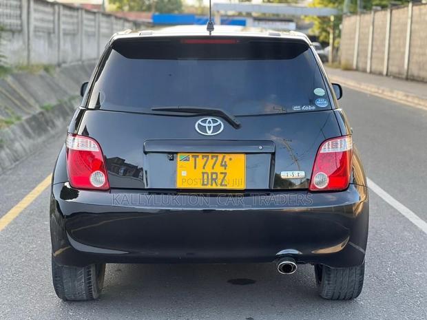 Toyota IST 2005 Black