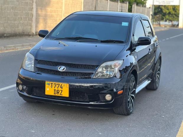 Toyota IST 2005 Black