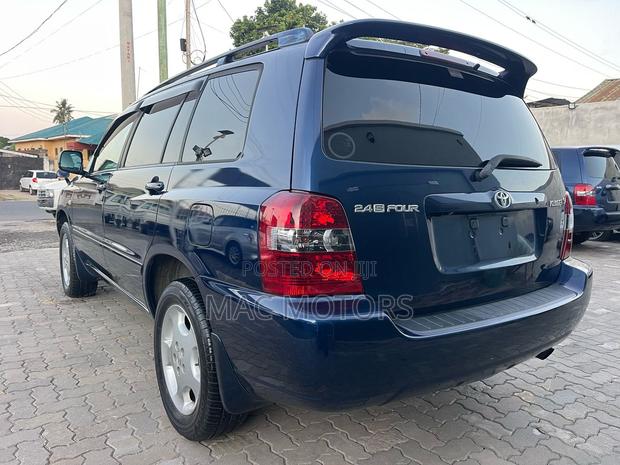 Toyota Kluger 2005 Blue
