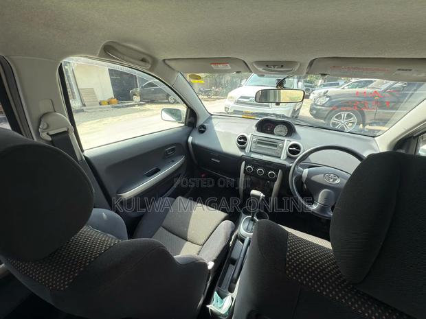 Toyota Probox 2004 White