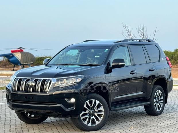 Toyota Land Cruiser Prado 2023 Matt Black