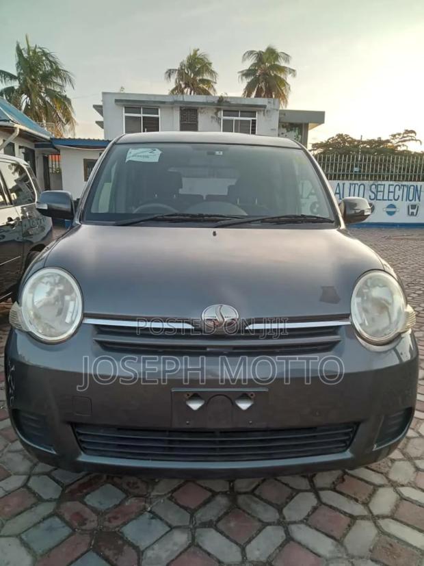 Toyota Sienta 1.5 AWD 2008 Gray