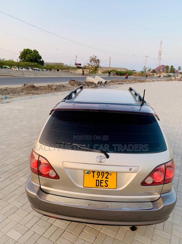 Toyota Harrier 2004 Silver