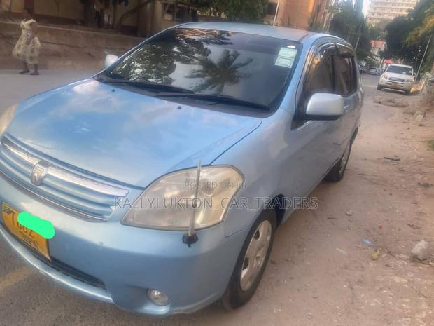 Toyota Raum 2007 Blue