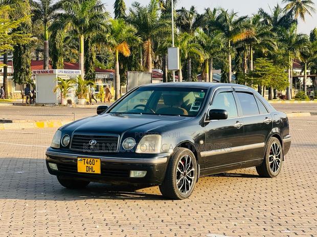 Toyota Progress 2003 Black