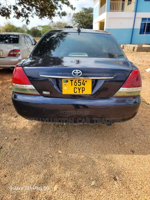 Toyota Mark II 2002 Blue