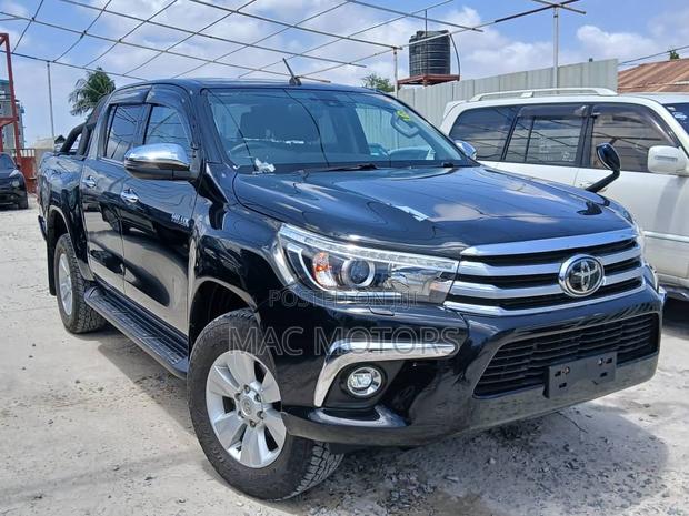 Toyota Hilux 2019 Black