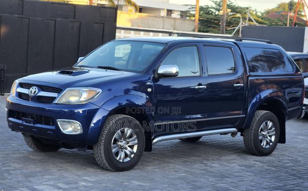Toyota Hilux 2006 Blue