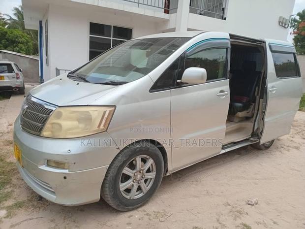 Toyota Alphard 2005 Silver