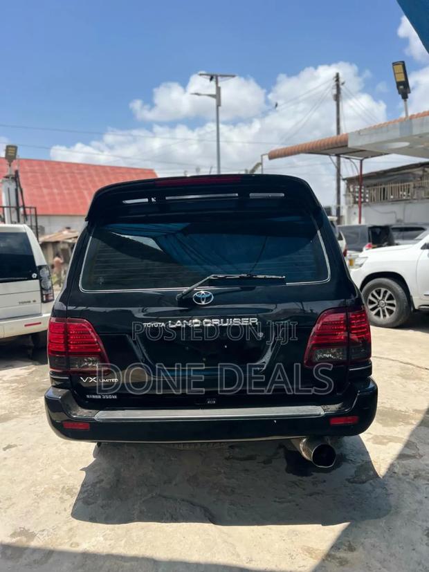 Toyota Land Cruiser 1998 Black