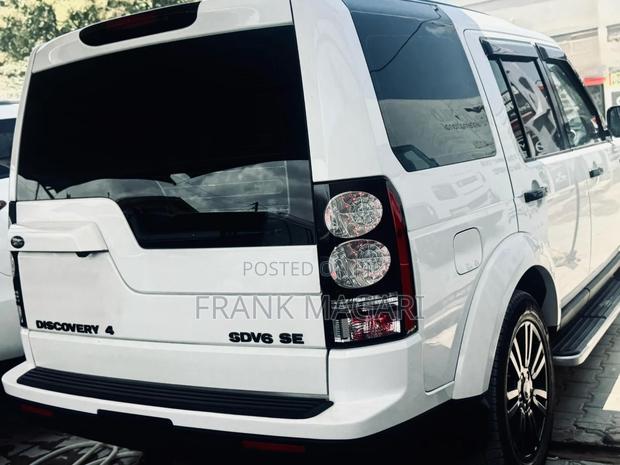 Land Rover Discovery 2015 White