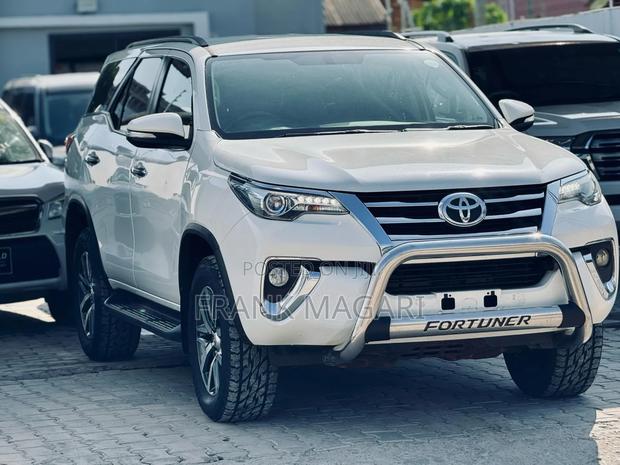 Toyota Fortuner 2.8 D AWD 2017 White