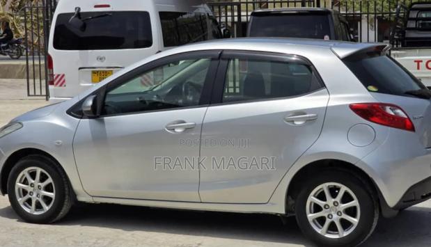 Mazda Demio 2011 Silver