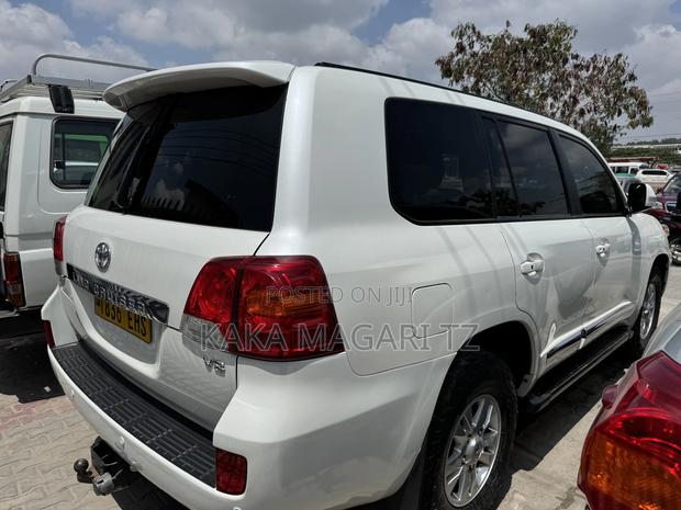 Toyota Land Cruiser 2014 White