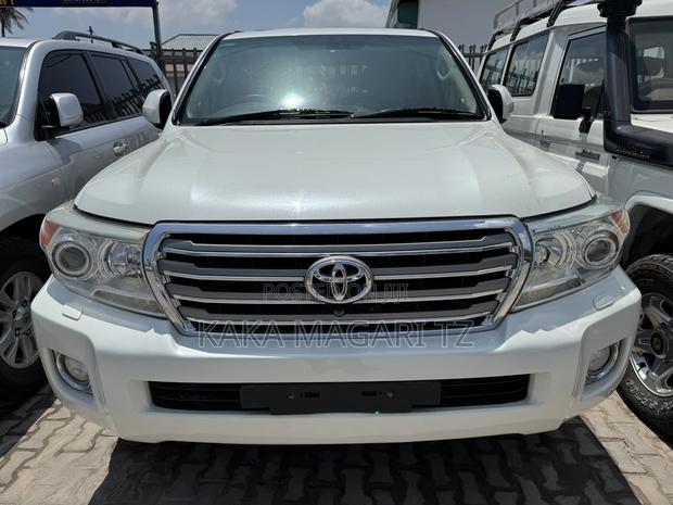 Toyota Land Cruiser 2014 White