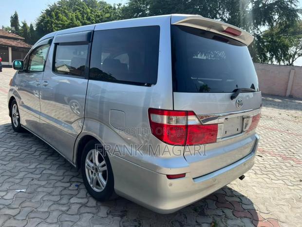 Toyota Alphard 2.4 Petrol AWD 2006 Silver