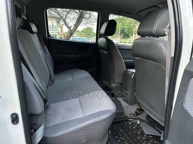 Toyota Hilux 2013 White