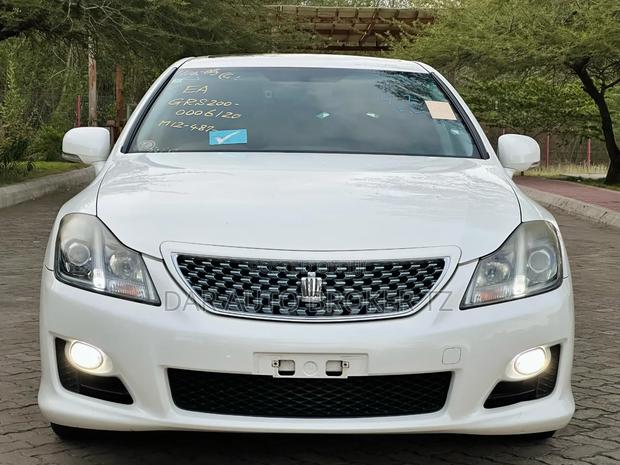 Toyota Crown 2008 White