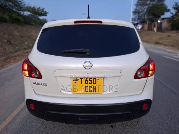 Nissan Dualis 2011 White