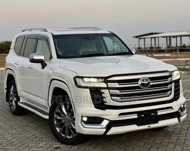 Toyota Land Cruiser 2023 White
