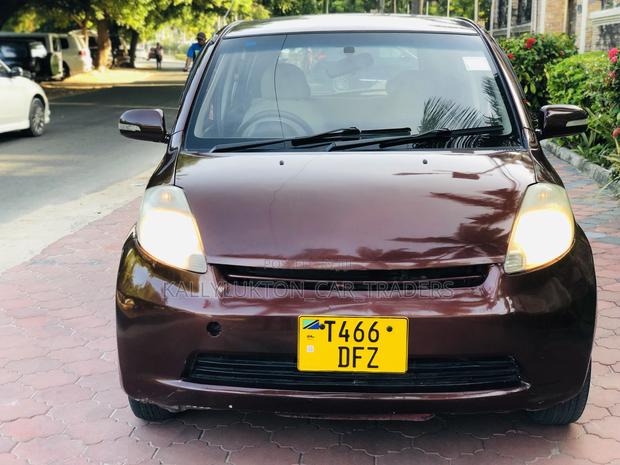 Toyota Passo 2005 Pink