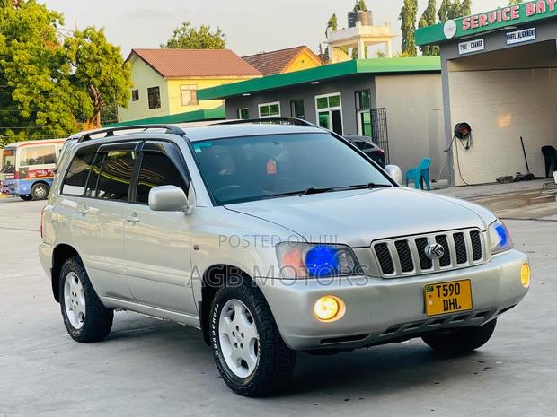 Toyota Kluger 2002 Silver