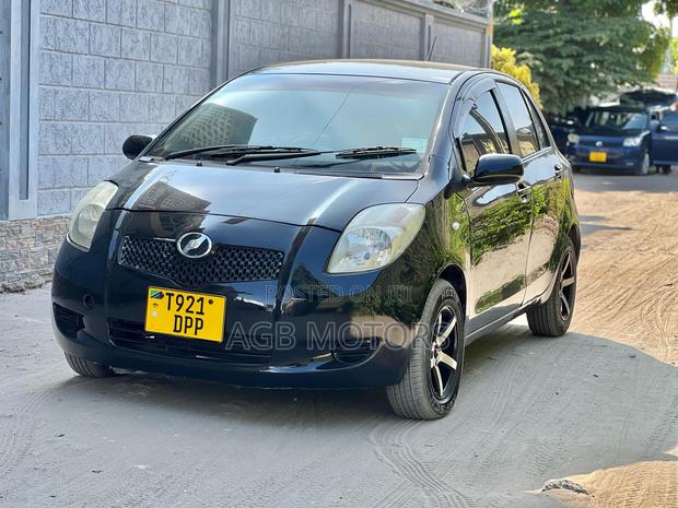 Toyota Vitz 2005 Black