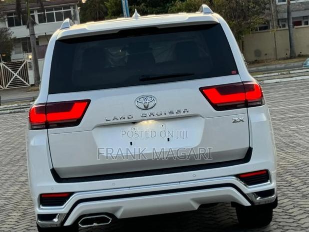 Toyota Land Cruiser 2023 White