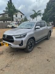 Toyota Hilux 2019 Gray for sale