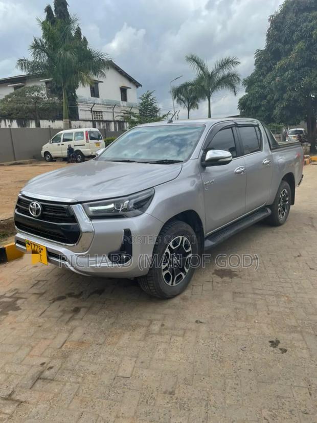 Toyota Hilux 2019 Gray