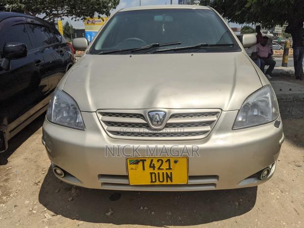 Toyota Allex 2005 Gold