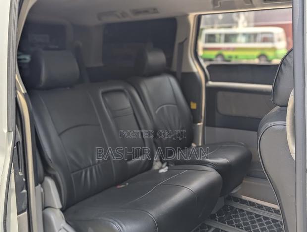 Toyota Alphard 2.4 Petrol FWD 2005 Pearl