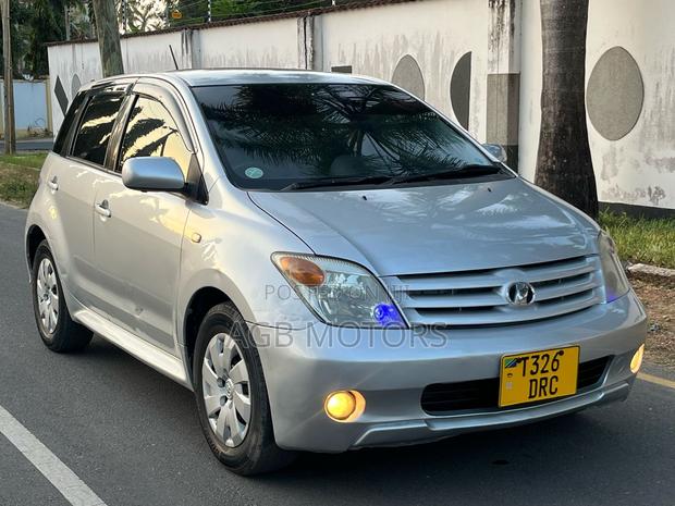 Toyota IST 2006 Silver
