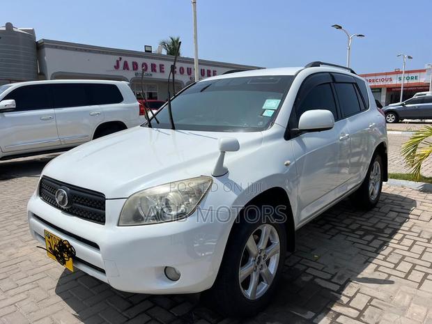 Toyota RAV4 2008 White