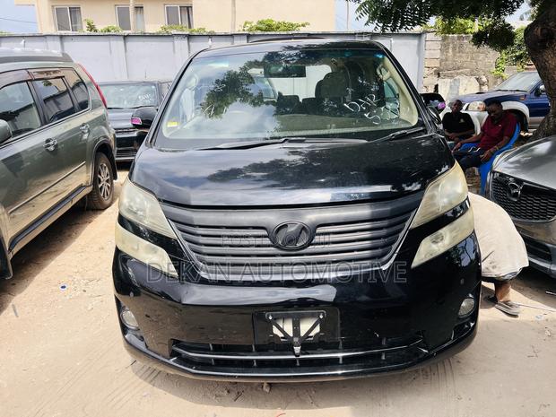 Toyota Vellfire 2011 Black