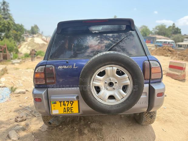 Toyota RAV4 1999 Blue
