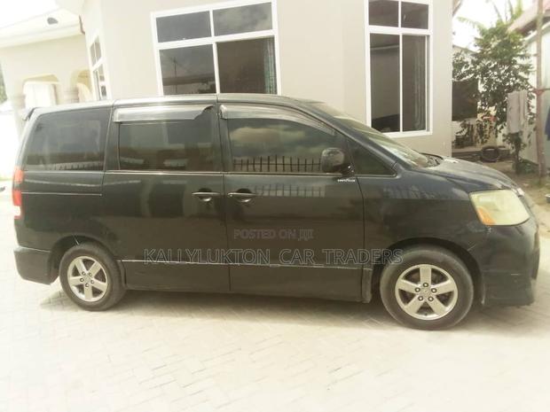 Toyota Noah 2008 Black