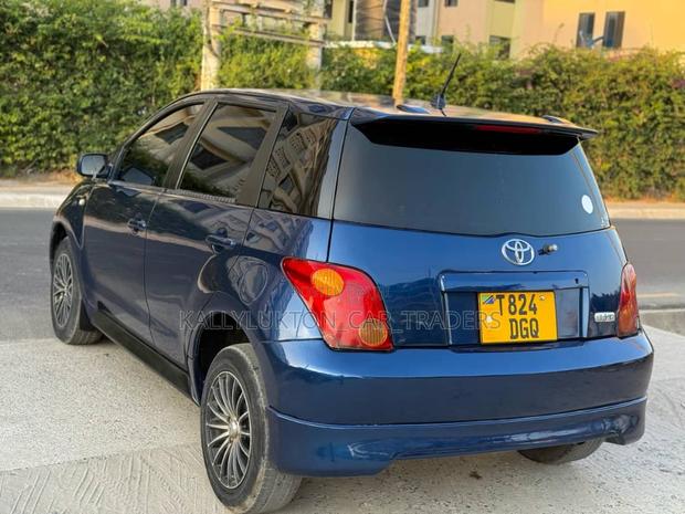 Toyota IST 2005 Blue