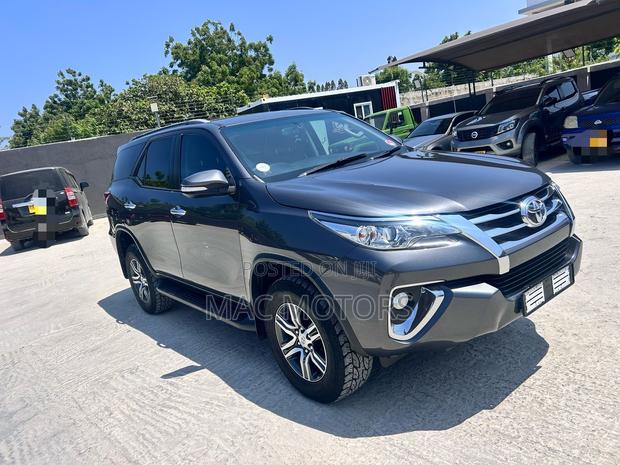 Toyota Fortuner 2016 Gray