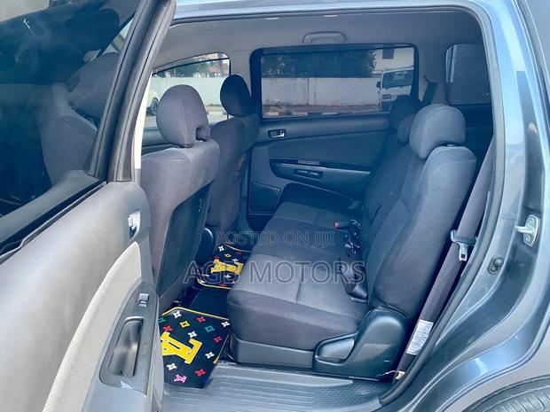 Toyota Wish 2004 Gray