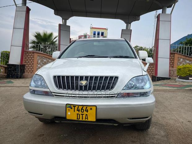 Toyota Harrier 2003 White