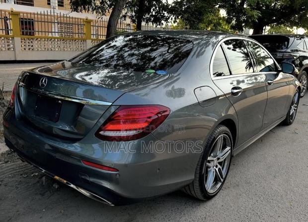Mercedes-Benz E200 2018 Gray