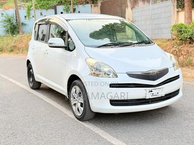 Toyota Ractis 2009 White